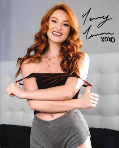 Lacy Lennon en una sección de fotos